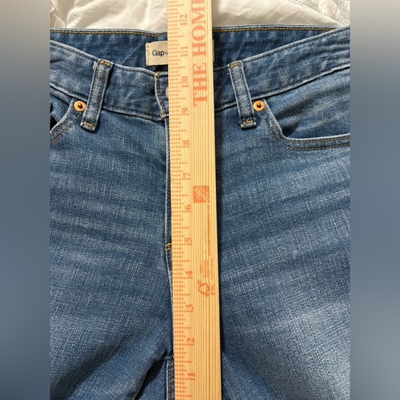 GAP Perfect Boot Jeans, Medium Wash with Subtle Fading. High Rise. Size 27 - Picture 8 of 10